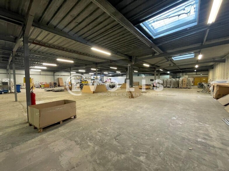 Office in Bordeaux for lease - Interior Photo - Image 3 of 8