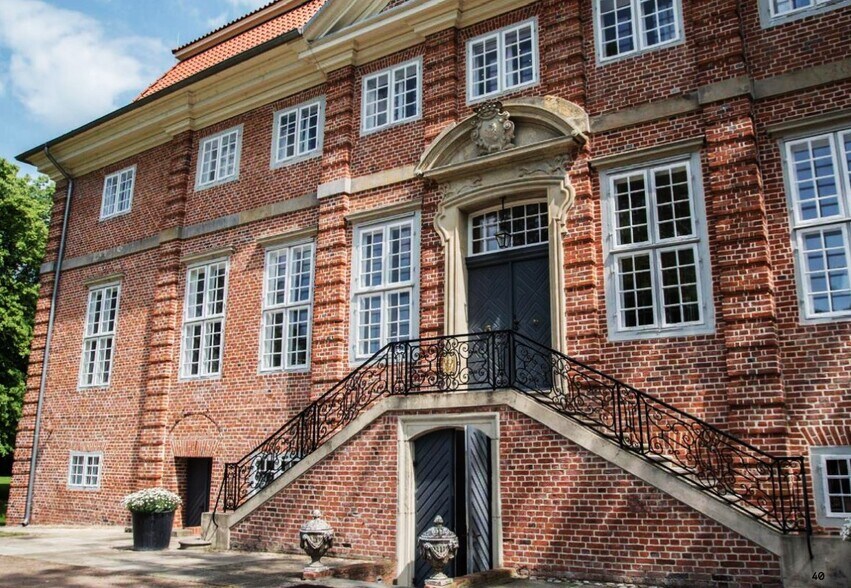 à vendre - Photo du bâtiment - Image 2 de 10