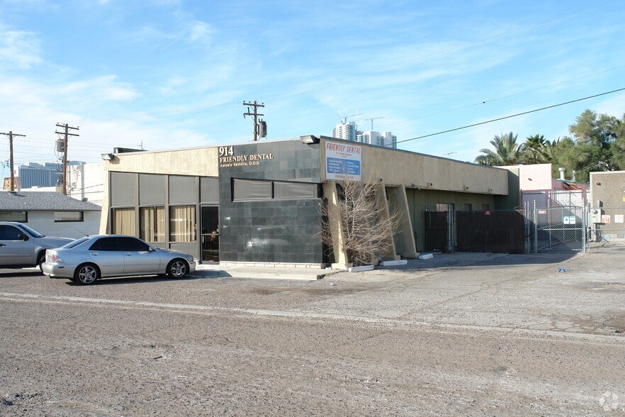 914 E Sahara Ave, Las Vegas, NV à louer - Photo du bâtiment - Image 3 de 8