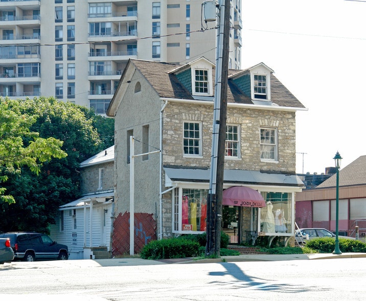 617 York Rd, Towson, MD à vendre - Photo du bâtiment - Image 2 de 2