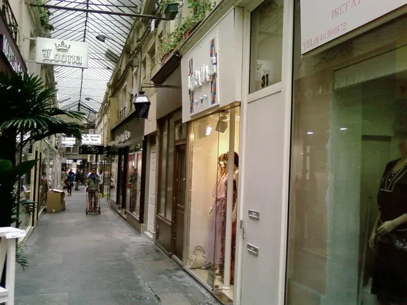 Commerce de détail dans Paris à louer Photo du bâtiment- Image 1 de 5