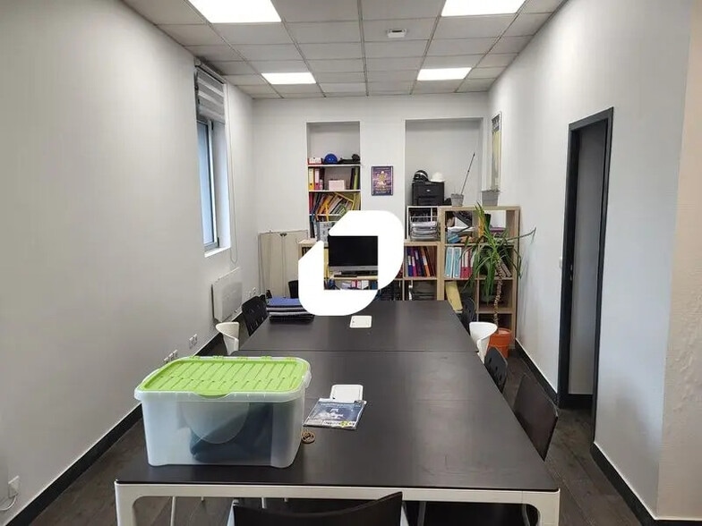 Office in Bègles for lease - Interior Photo - Image 3 of 4