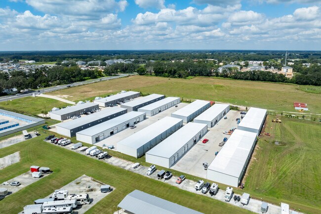 Plus de détails pour 4061 Thomas St, Oxford, FL - Plusieurs types d'espaces à louer