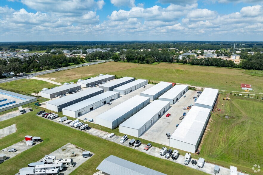 4061 Thomas St, Oxford, FL à louer - Photo du bâtiment - Image 1 de 25