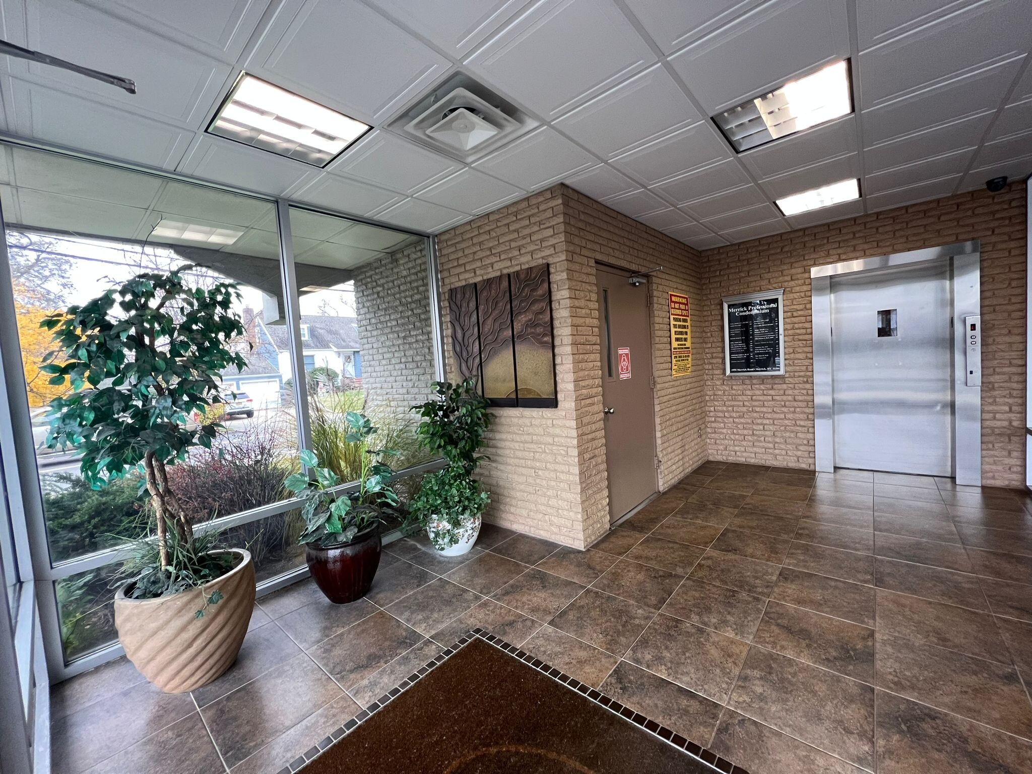 1955 Merrick Rd, Merrick, NY for lease Lobby- Image 1 of 10