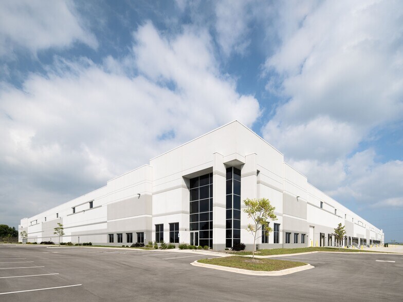 9605 136th Ave, Kenosha, WI à louer - Photo principale - Image 1 de 1