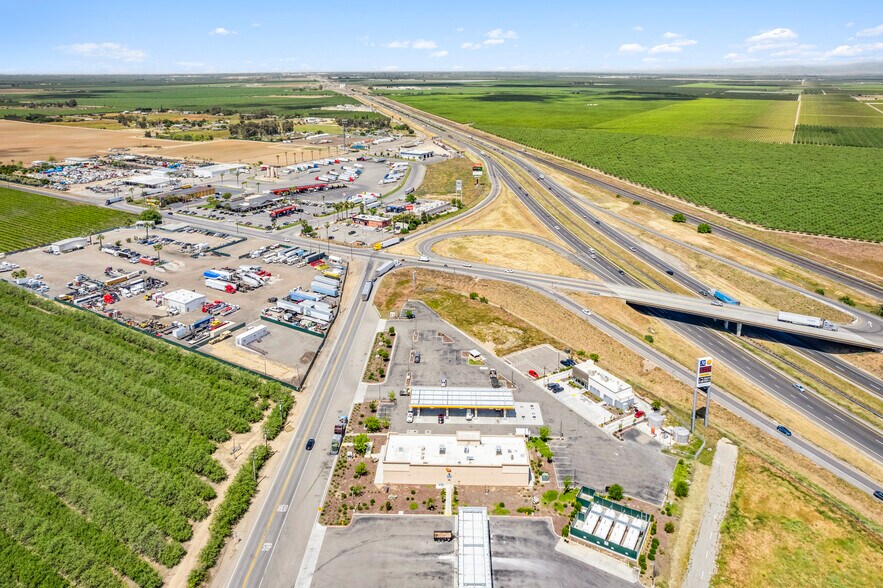 18463 Road 23, Madera, CA à vendre - Photo du bâtiment - Image 3 de 8