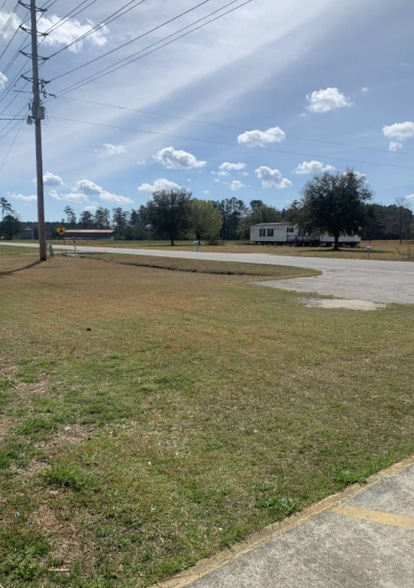 9174 Pleasant Hill Dr, Hemingway, SC à vendre - Photo du bâtiment - Image 2 de 11