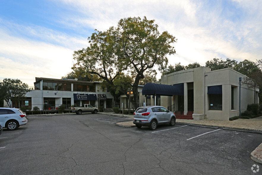 4001-4067 Broadway St, San Antonio, TX for lease - Building Photo - Image 1 of 14