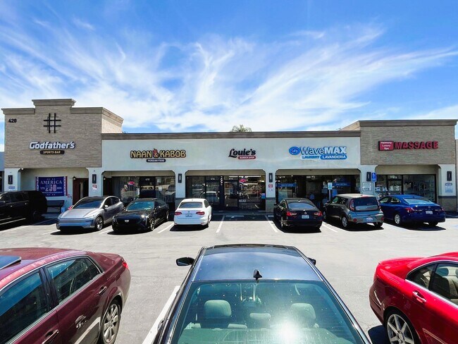 Plus de détails pour 410-420 E 1st St, Tustin, CA - Commerce de détail à vendre