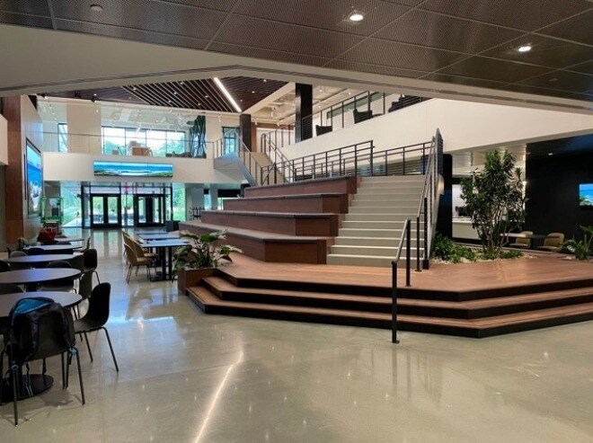 35555 W 12 Mile Rd, Farmington Hills, MI à louer - Hall d’entrée - Image 3 de 14