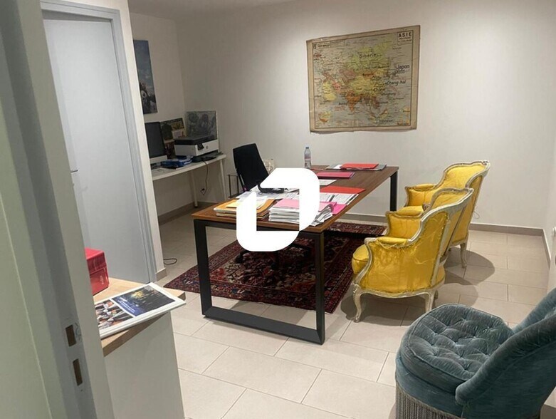 Office in Montreuil for lease - Interior Photo - Image 3 of 7
