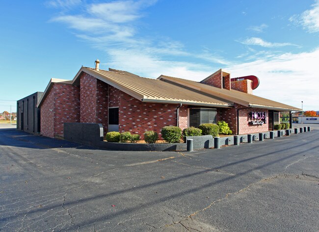 More details for 2020 Country Club Ave NW, Huntsville, AL - Retail for Sale