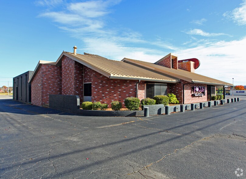 2020 Country Club Ave NW, Huntsville, AL à vendre - Photo du bâtiment - Image 1 de 10