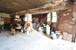 Plus de détails pour Multi-résidentiel à vendre