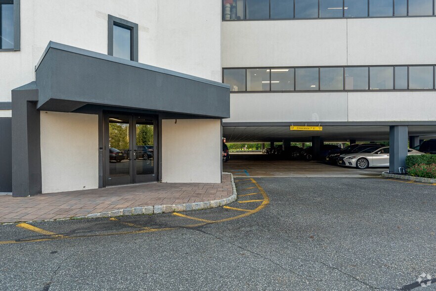 181 New Rd, Parsippany, NJ à louer - Photo du bâtiment - Image 3 de 23