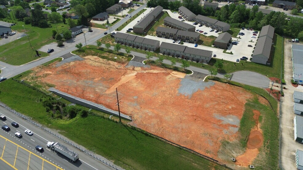 1260 Parkway Pl, Clarksville, TN for sale - Primary Photo - Image 1 of 4