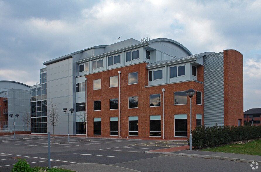 Griffiths Way, St Albans for sale - Primary Photo - Image 1 of 1