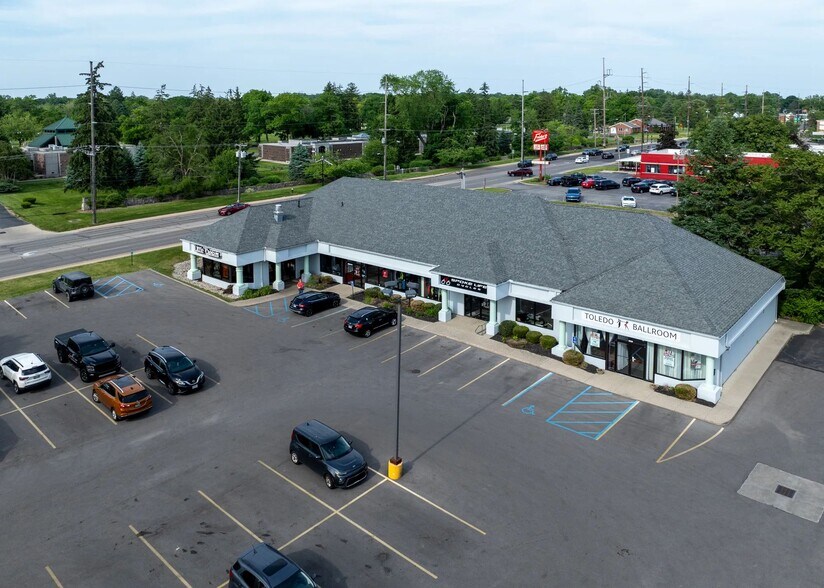 6363-6387 Monroe St, Sylvania, OH à louer - Photo du bâtiment - Image 2 de 17