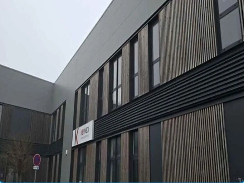 2 Rue Marie Sklodowska Curie, Taverny for lease - Building Photo - Image 1 of 7