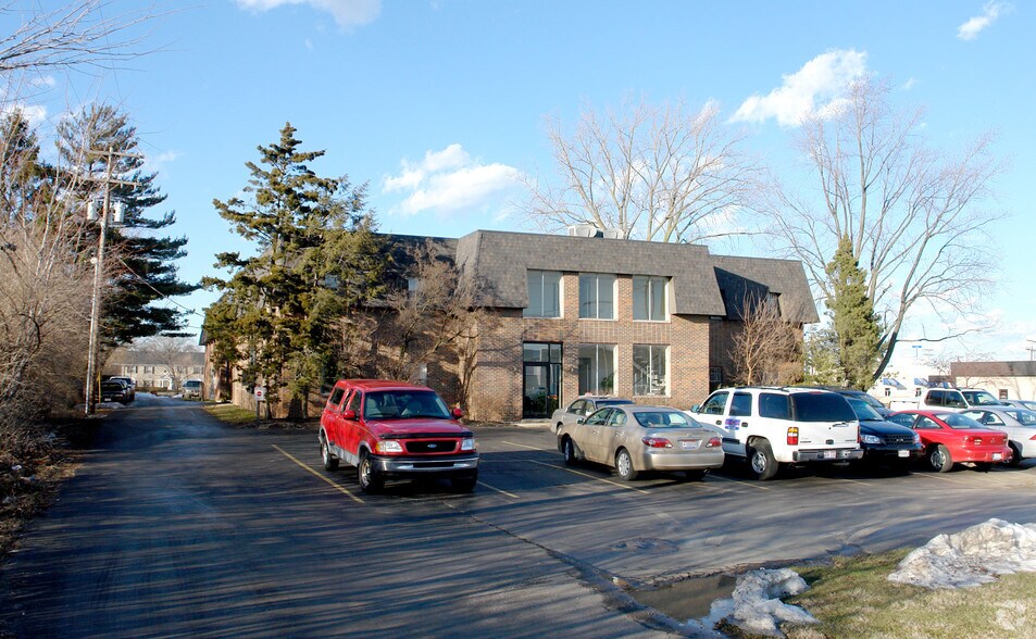 1170 Old Henderson Rd, Columbus, OH à louer - Photo du bâtiment - Image 3 de 9