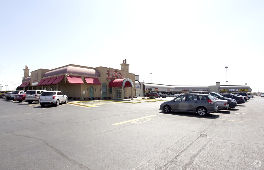 7111-7175 S Mingo Rd, Tulsa, OK à louer - Photo du bâtiment - Image 2 de 4