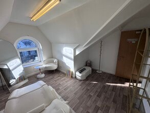 1 Uplands Crescent, Swansea for lease Interior Photo- Image 2 of 3