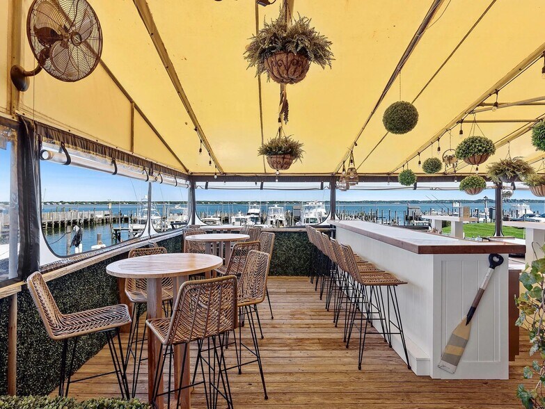 369 Dune Rd, Hampton Bays, NY à vendre - Photo du bâtiment - Image 2 de 19