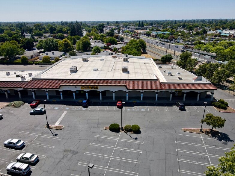 2810 Zinfandel Dr, Rancho Cordova, CA for lease - Building Photo - Image 2 of 10