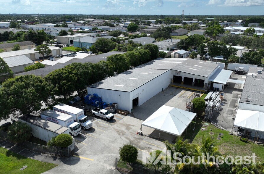 2440 Monroe St, Stuart, FL for sale - Primary Photo - Image 1 of 8