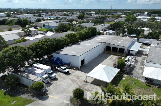 Plus de détails pour 2440 Monroe St, Stuart, FL - Industriel à vendre