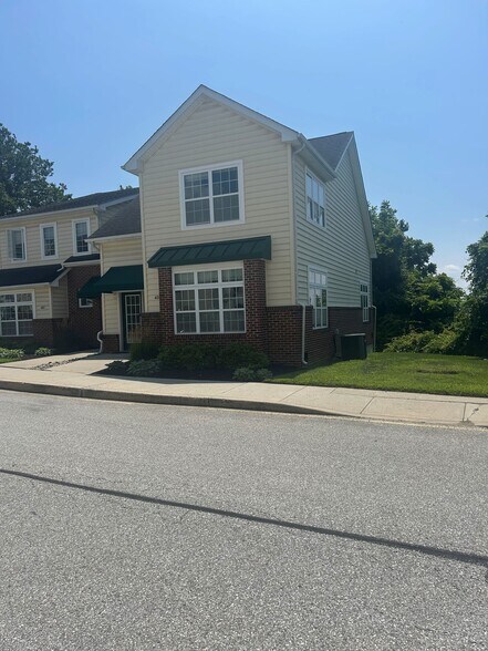 408 Larch Cir, Wilmington, DE à louer - Photo du bâtiment - Image 3 de 25