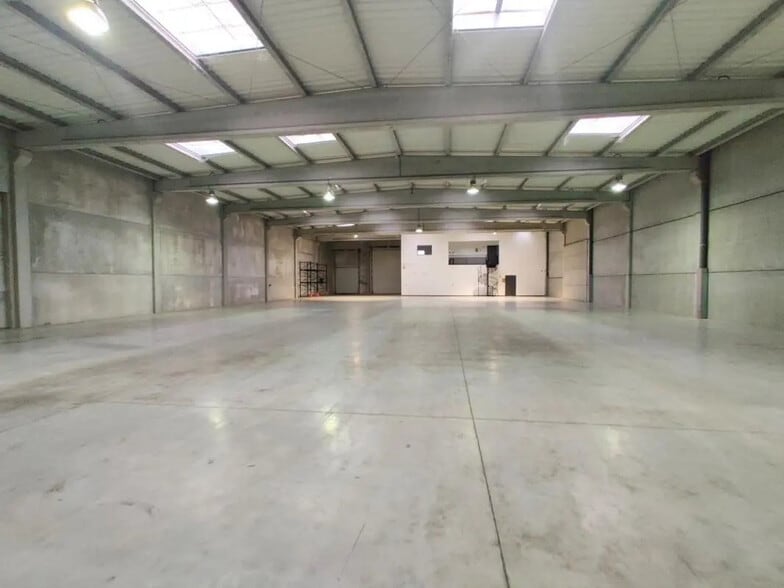 Office in Saint-André-lez-Lille for lease - Interior Photo - Image 3 of 9