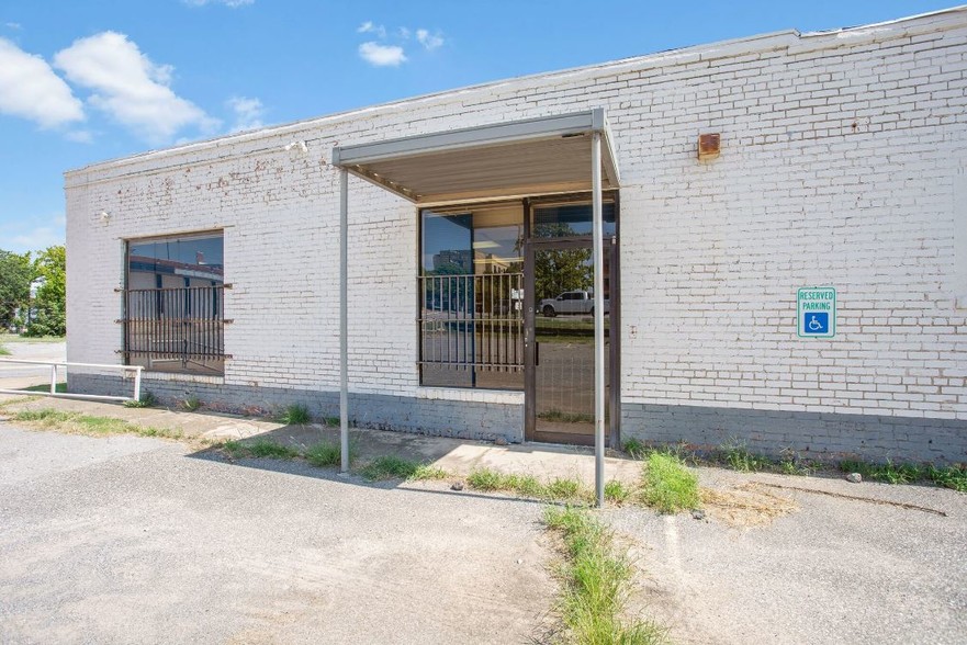 8 NW 8th St, Oklahoma City, OK for lease - Building Photo - Image 1 of 32