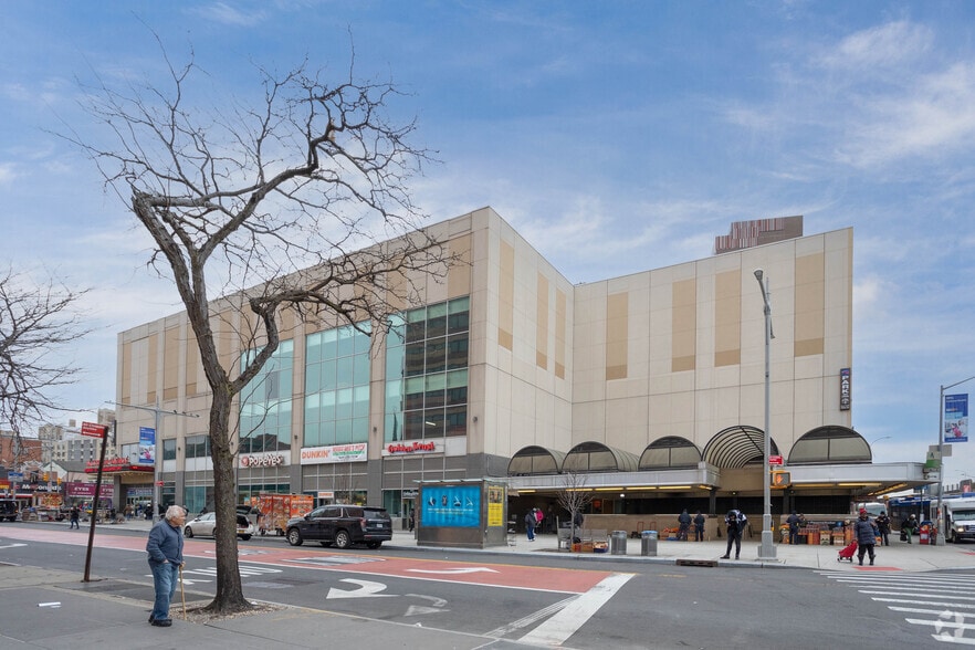 92-25 160th St, Jamaica, NY for lease - Building Photo - Image 2 of 7