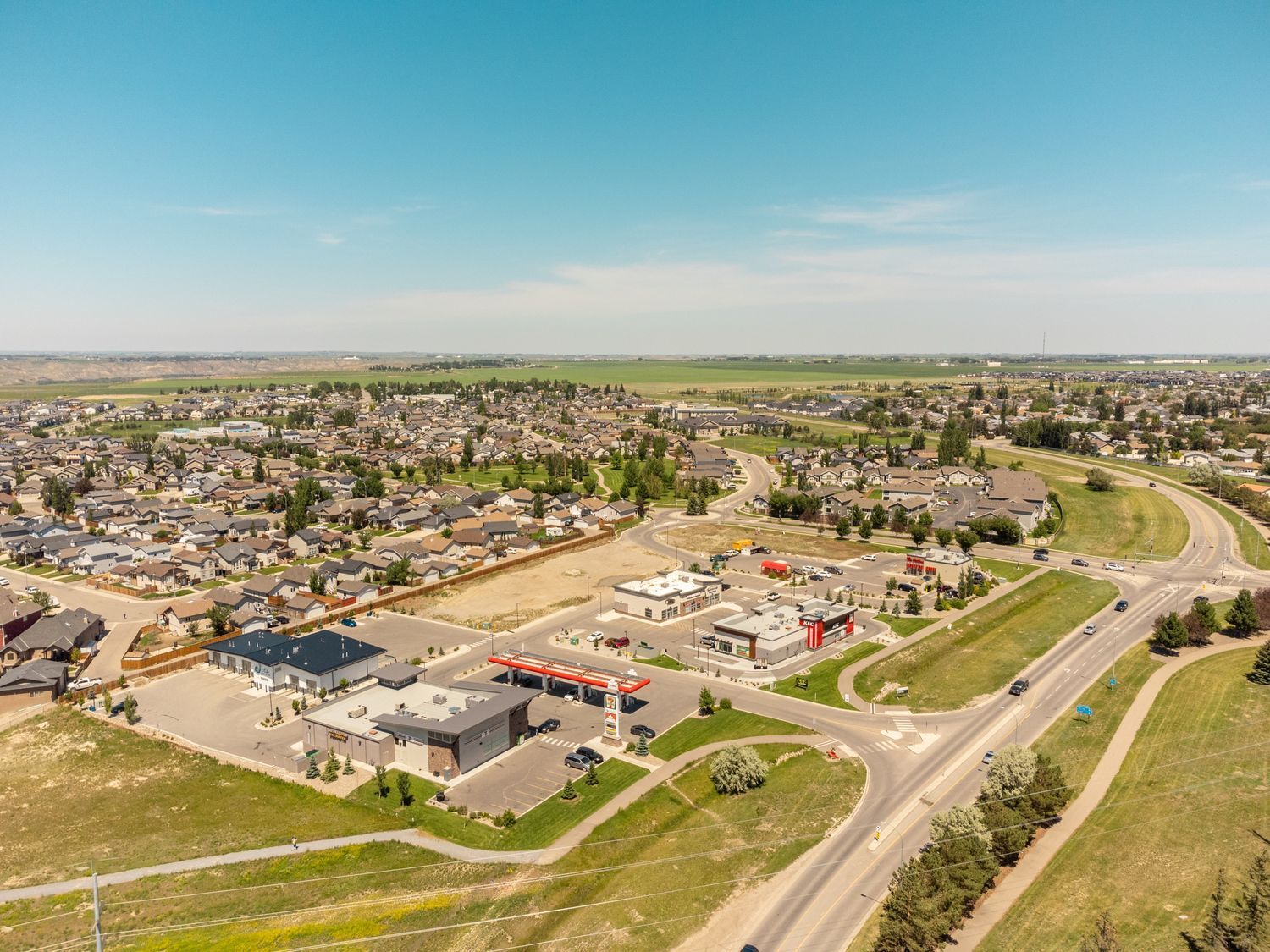 2679 Scenic Dr N, Lethbridge, AB à louer Photo du bâtiment- Image 1 de 2