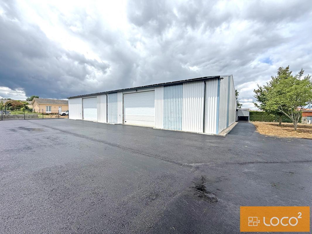Flex in Flourens for lease Building Photo- Image 1 of 6