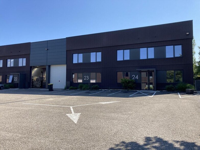 Flex dans Dardilly à louer - Photo du bâtiment - Image 2 de 6