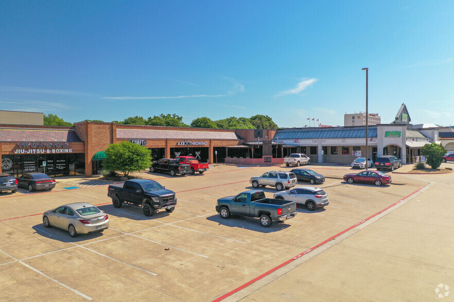 1701-1833 Airport Fwy, Bedford, TX for lease - Building Photo - Image 1 of 12