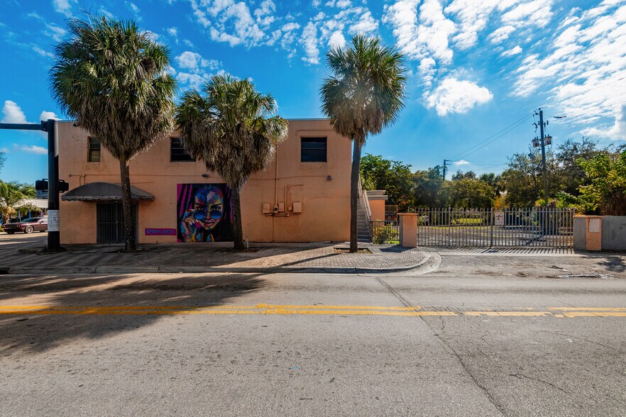 1448 NW 6th St, Fort Lauderdale, FL à vendre - Photo du bâtiment - Image 3 de 28