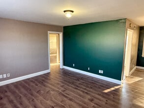 503 Heather Pl, Nashville, TN for lease Interior Photo- Image 2 of 5