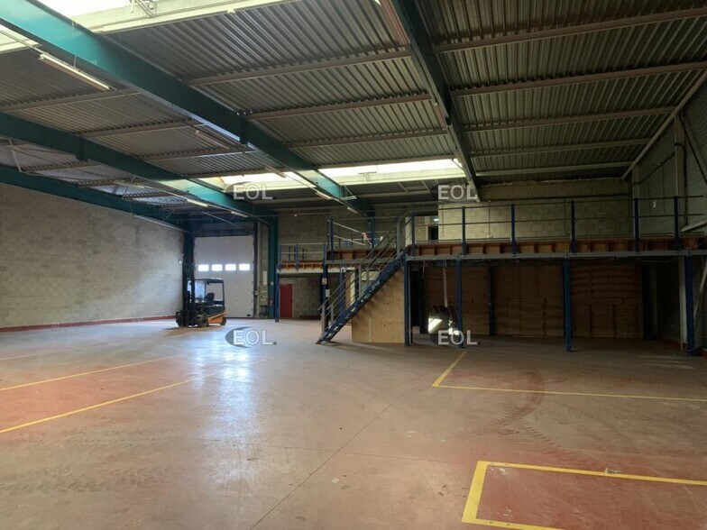 Local d'activités dans Lisses à vendre - Photo du bâtiment - Image 3 de 9