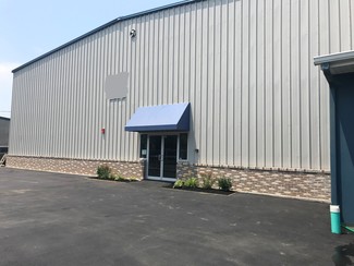 Plus de détails pour 143 Pine Aire Dr, Bay Shore, NY - Industriel à louer