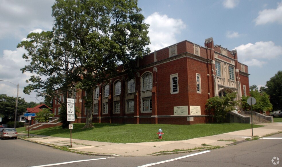 847 N Main St, Meadville, PA à louer - Photo du bâtiment - Image 2 de 11