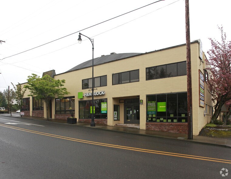 812 7th St, Oregon City, OR à louer - Photo du bâtiment - Image 2 de 4