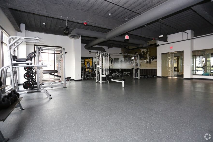 4000 Riverside Station Blvd, Secaucus, NJ for lease - Interior Photo - Image 2 of 31