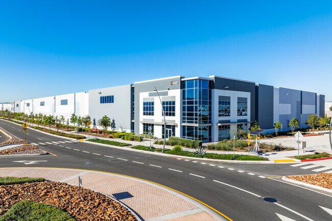 Plus de détails pour 6205 Archibald Ave, Eastvale, CA - Industriel à louer