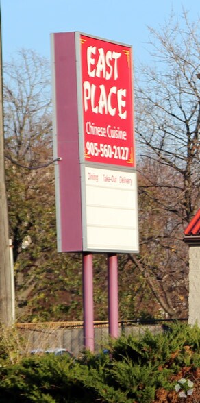 48 Centennial Pky N, Hamilton, ON à louer - Photo du bâtiment - Image 2 de 3