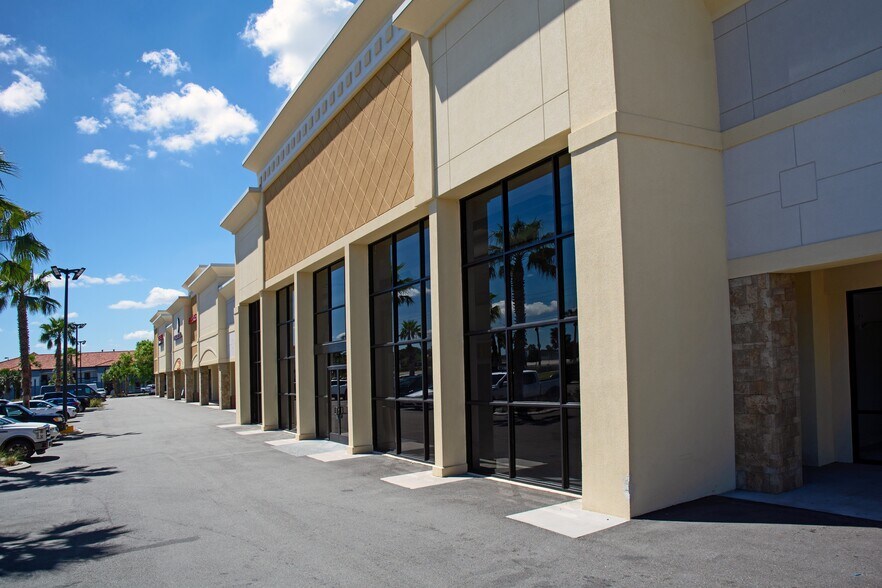 2200 W International Speedway Blvd, Daytona Beach, FL à louer - Photo du bâtiment - Image 2 de 22