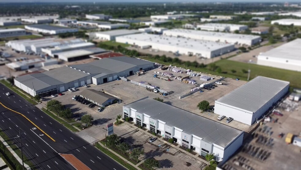 13220 Murphy Rd, Stafford, TX à louer - Photo du bâtiment - Image 2 de 2